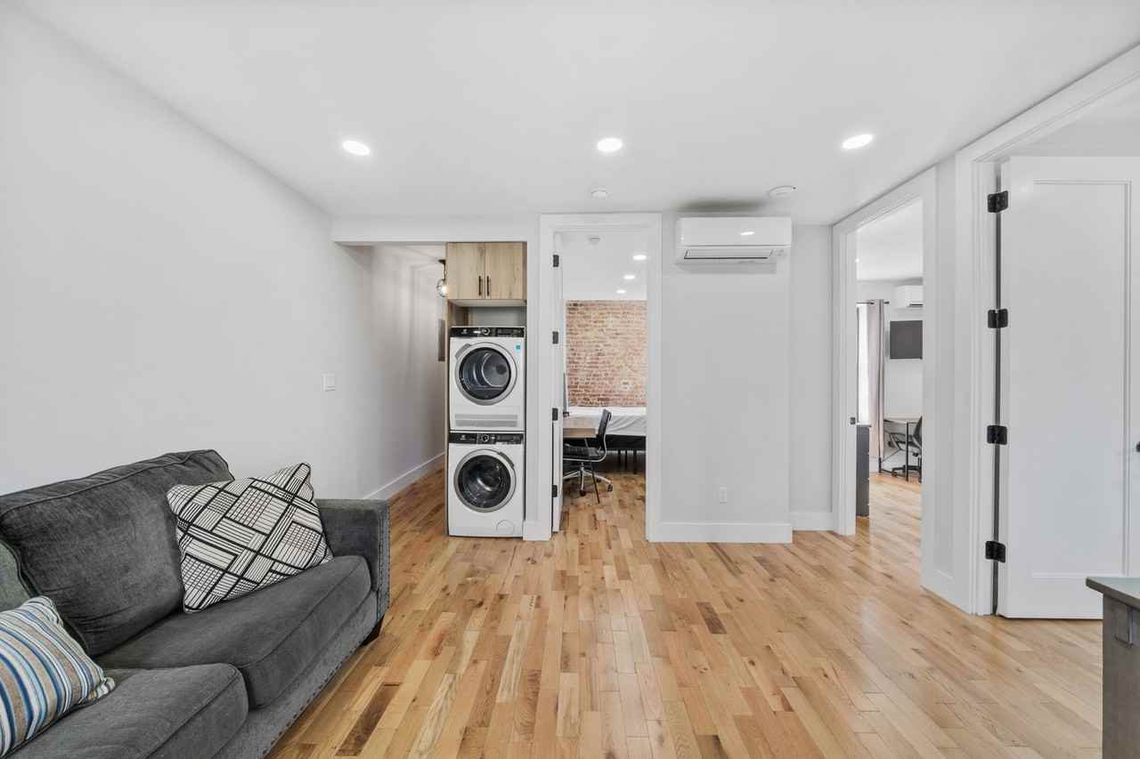 558 E191 BH LLC