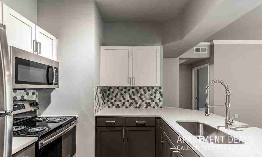 7556 Wilshire Place Dr, Houston, TX 77040, USA