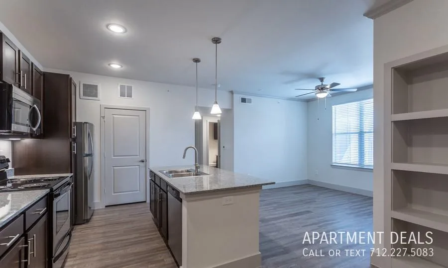 217 72nd St, Houston, TX 77011, USA