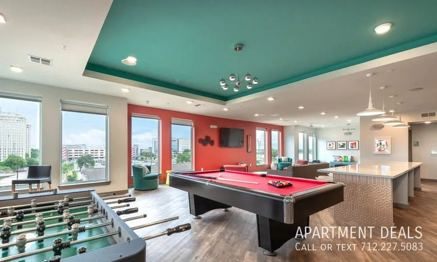 4465 N Macgregor Way, Houston, TX 77004, USA