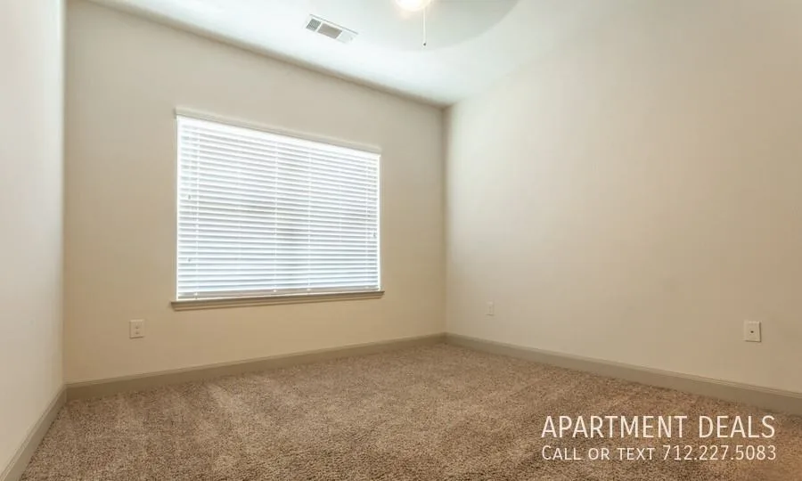 8526 Madie Dr, Houston, TX 77022, USA