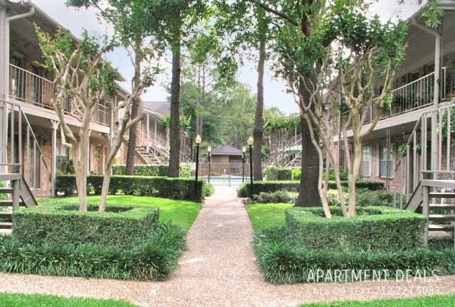 878 Bettina Ct, Houston, TX 77024, USA