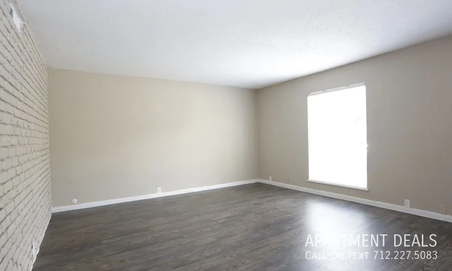5428 Elm St, Houston, TX 77081, USA
