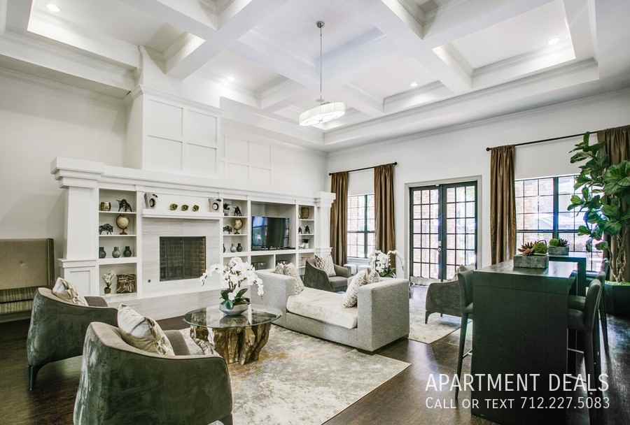 8 Westfield St, Houston, TX 77022, USA