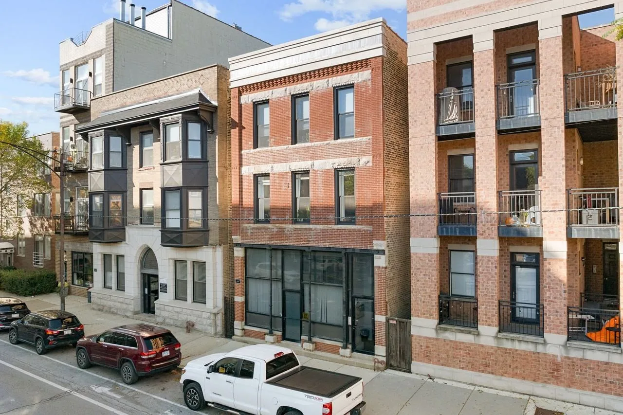 2454 N. Southport