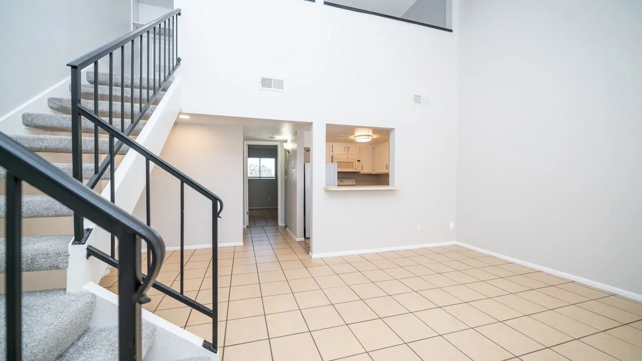 1831 West Mulberry Drive, Unit 242