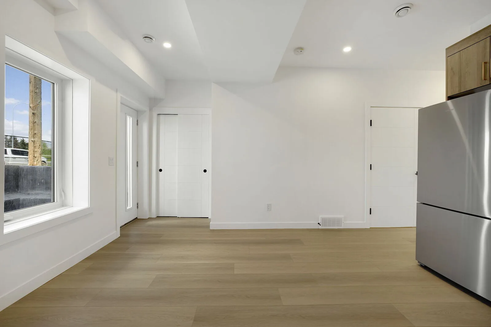 Newer West Facing 1 Bedroom Suite with Amazing Views! (CP034B)