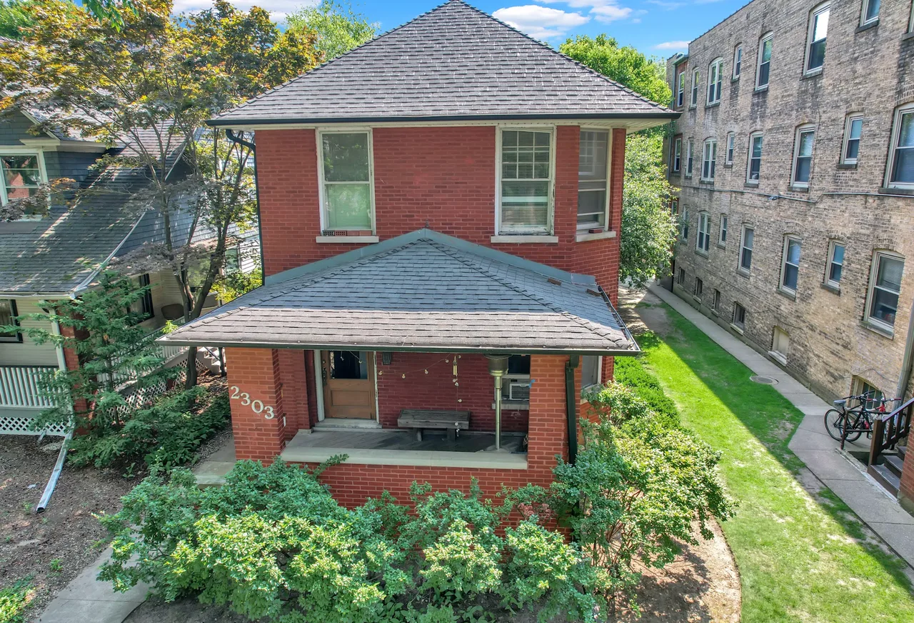2303 Ridge