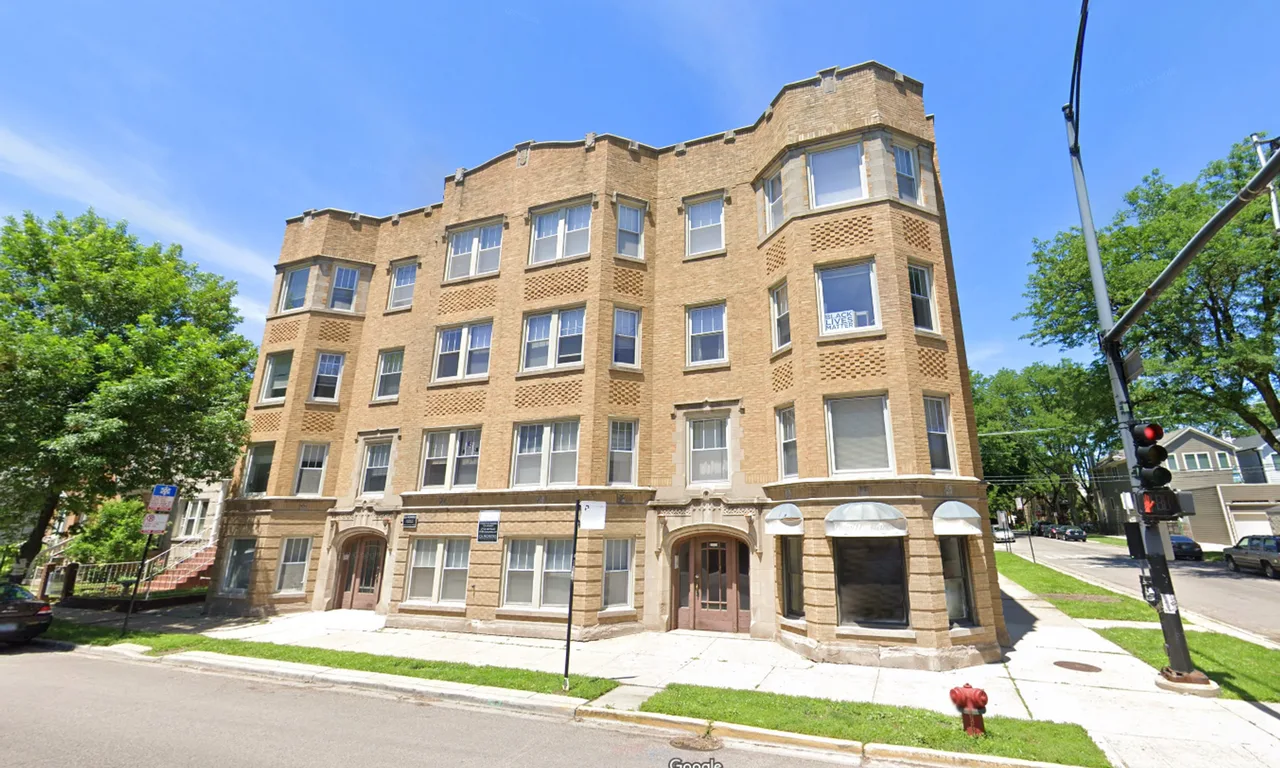 2200-06 W. Foster / 5200-08 N. Leavitt