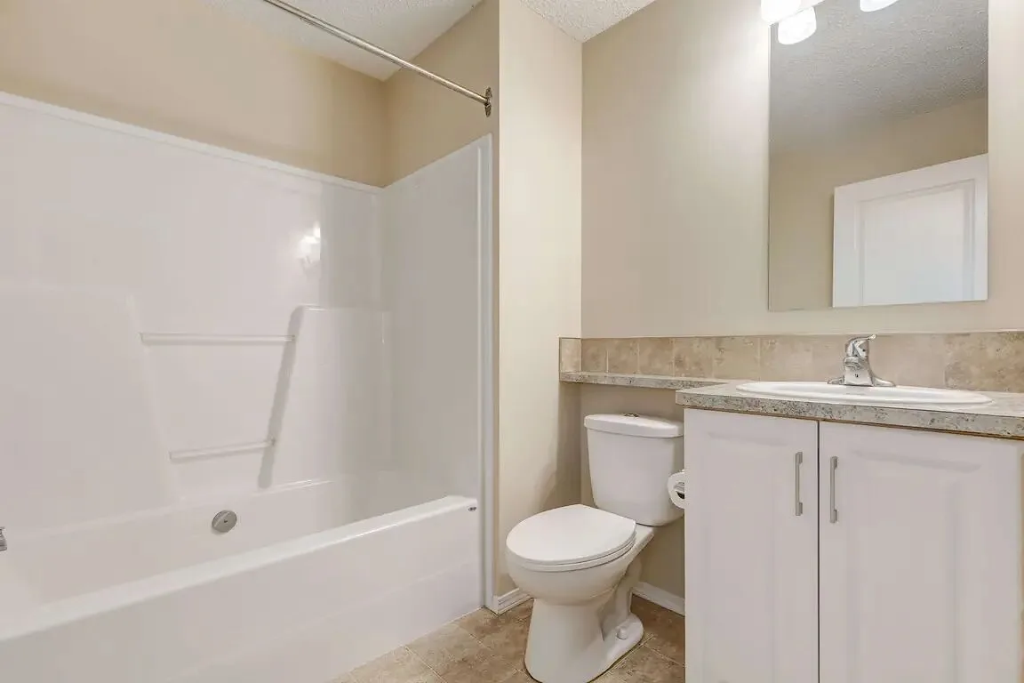 Modern pet-friendly apartments for rent in NW Edmonton | Enjoy the convenience of in-suite laundry!