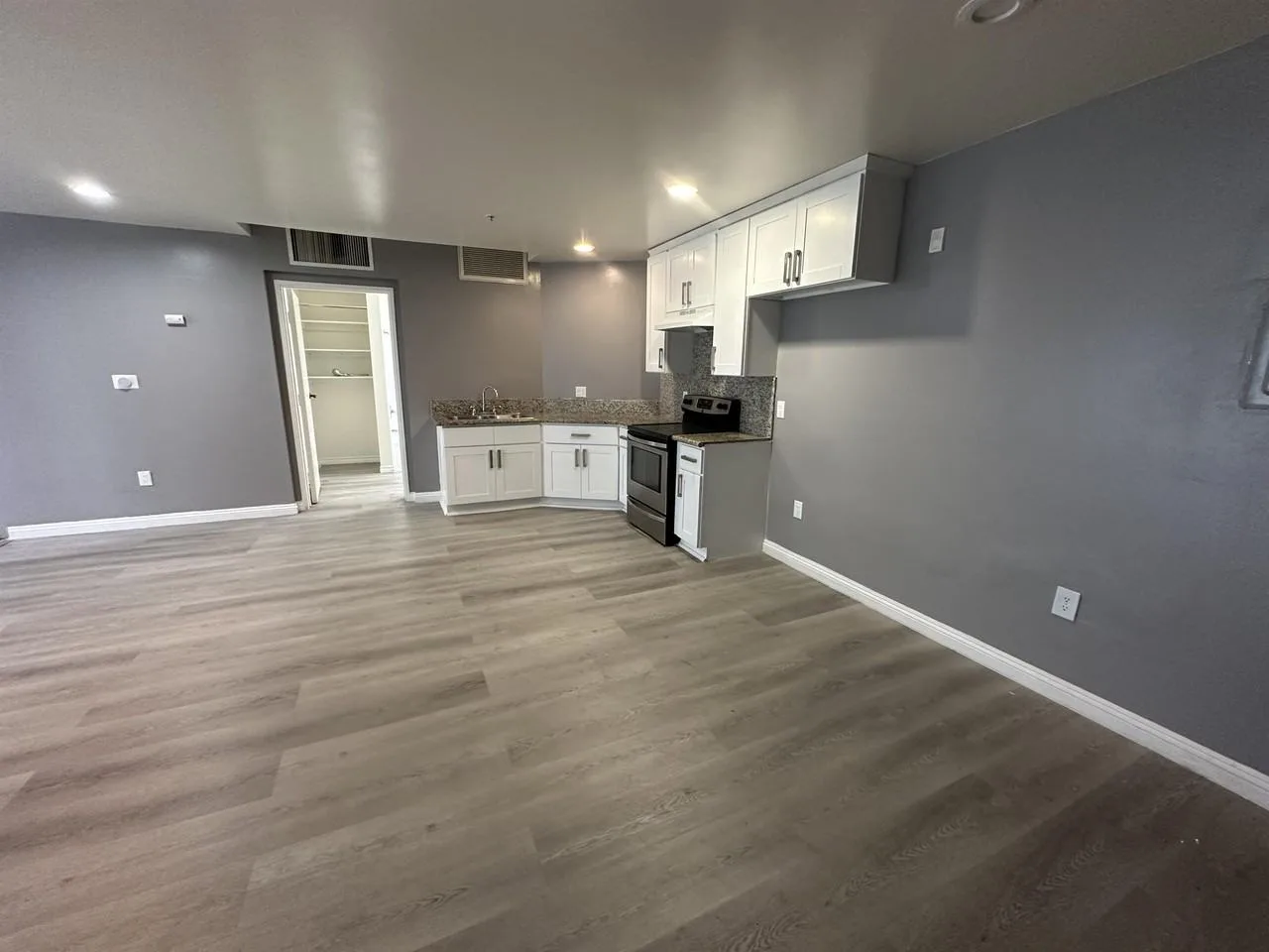 Nuponte Inc / 14554 Hartland St / Nicole / NC