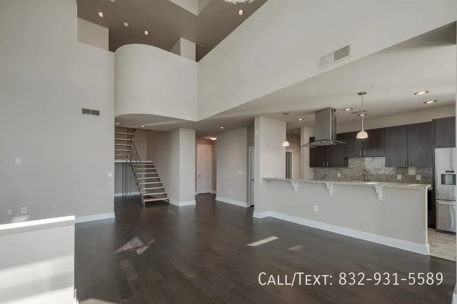 5815 Almeda Road, Houston, TX 77004, USA