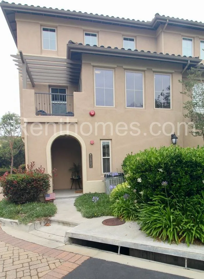 2802 Piantino Cir, San Diego, CA 92108, USA