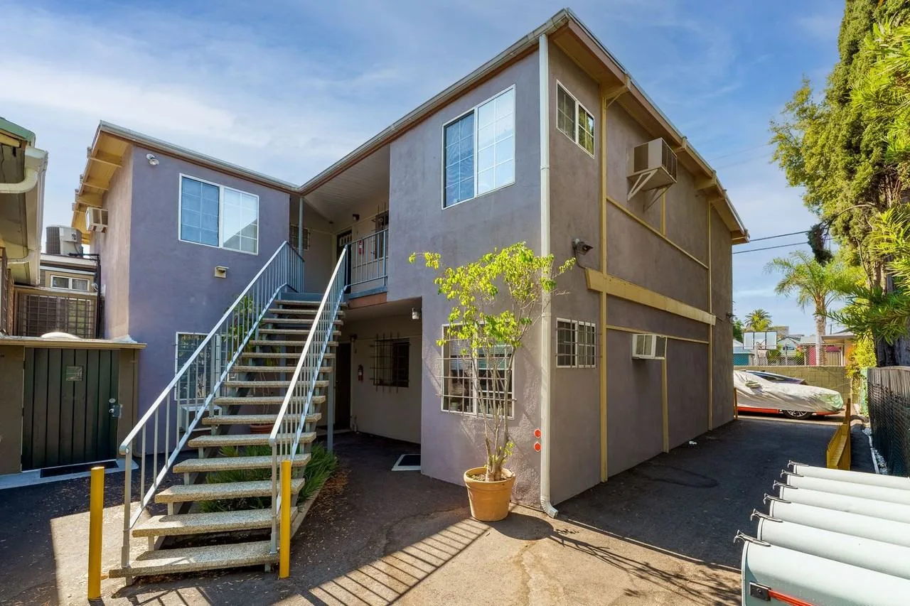 1173 W 29th St
