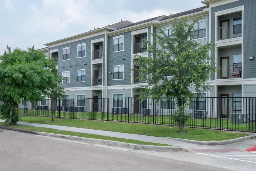 La Mariposa Apartments