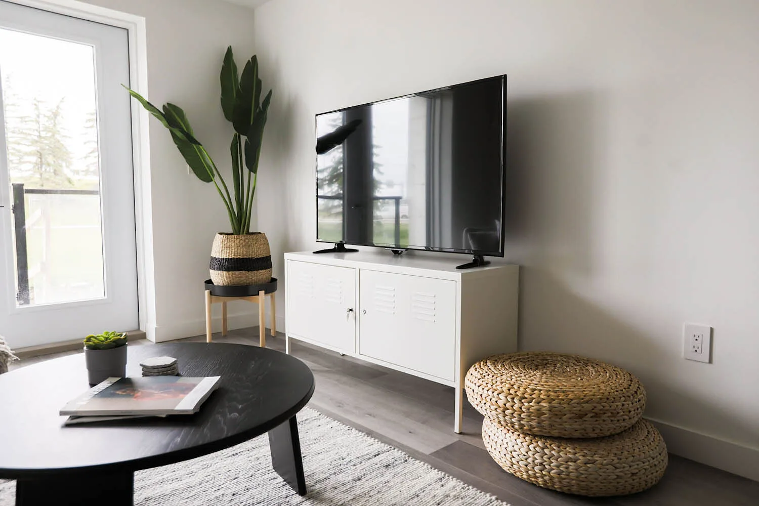 Spacious Apartment Suites: In-suite Laundry & Private Balcony. Water & High-Speed Internet Included. Pet-Friendly with N