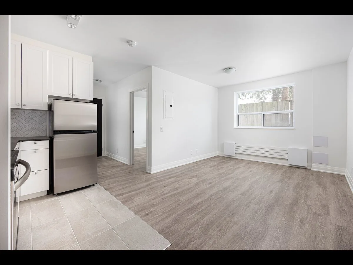2701 EGLINTON AVE W