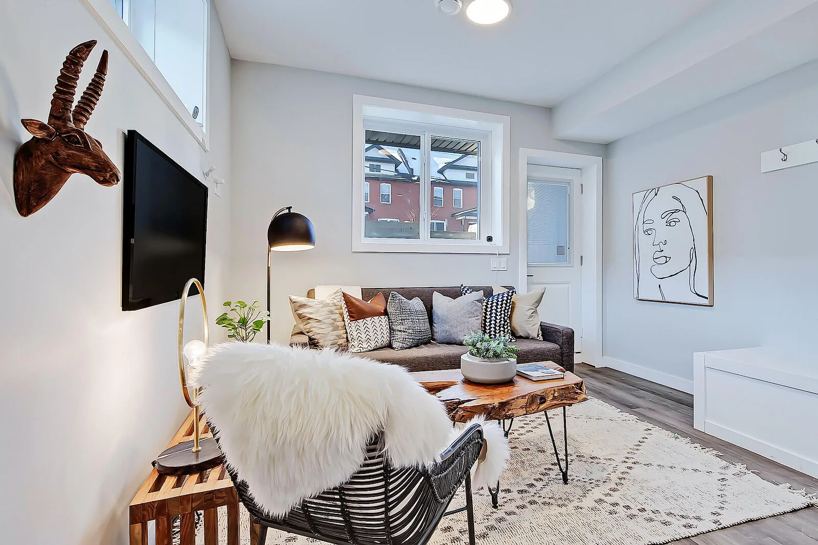 Trendy Downtown One Bedroom Inglewood