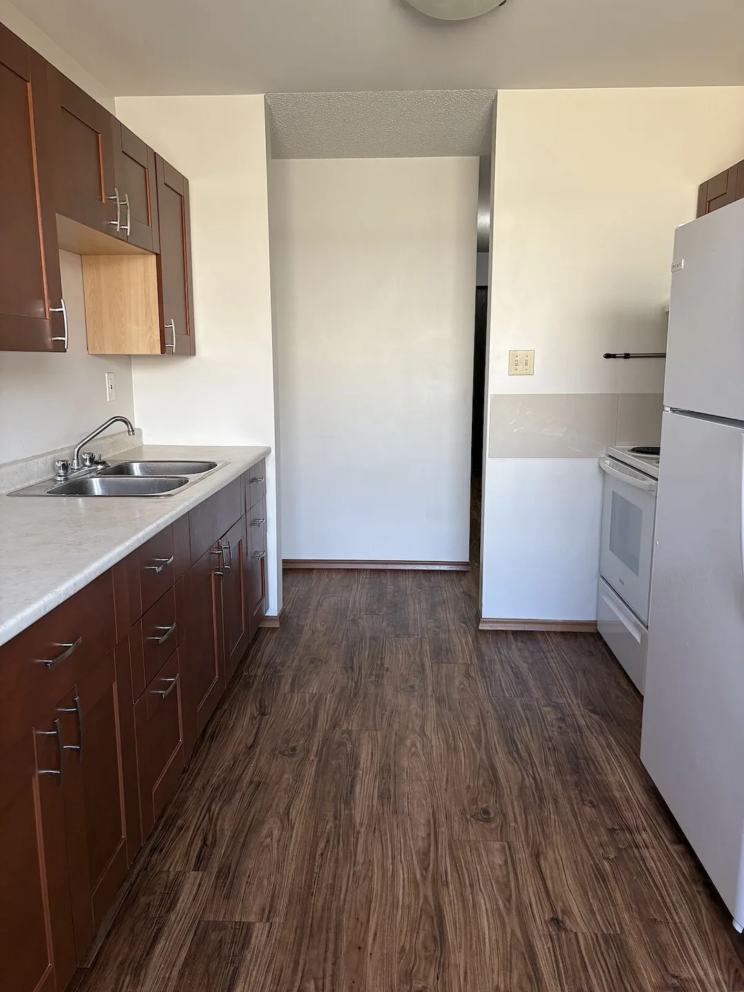 pet friendly, quiet 12 suite walkup