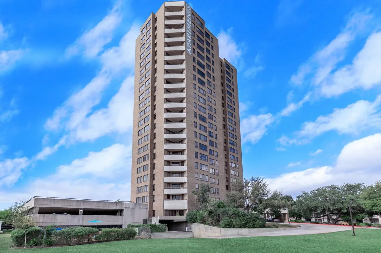 The Enclave at 1550