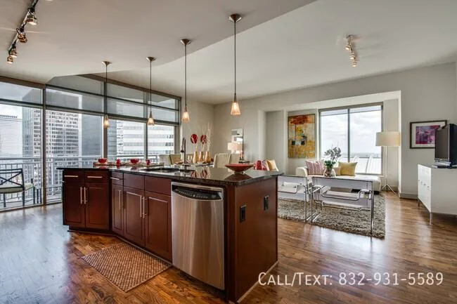 1757 Walker St, Houston, TX 77010, USA