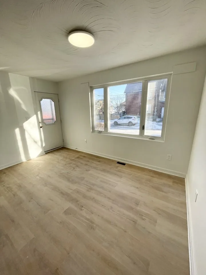 552 Bay Street, Ottawa, ON K1R 6B7, CAN