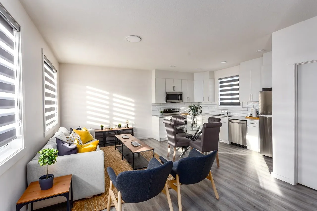 1 Bed plus Den & 2 Bedroom Townhomes (14 Plex)
