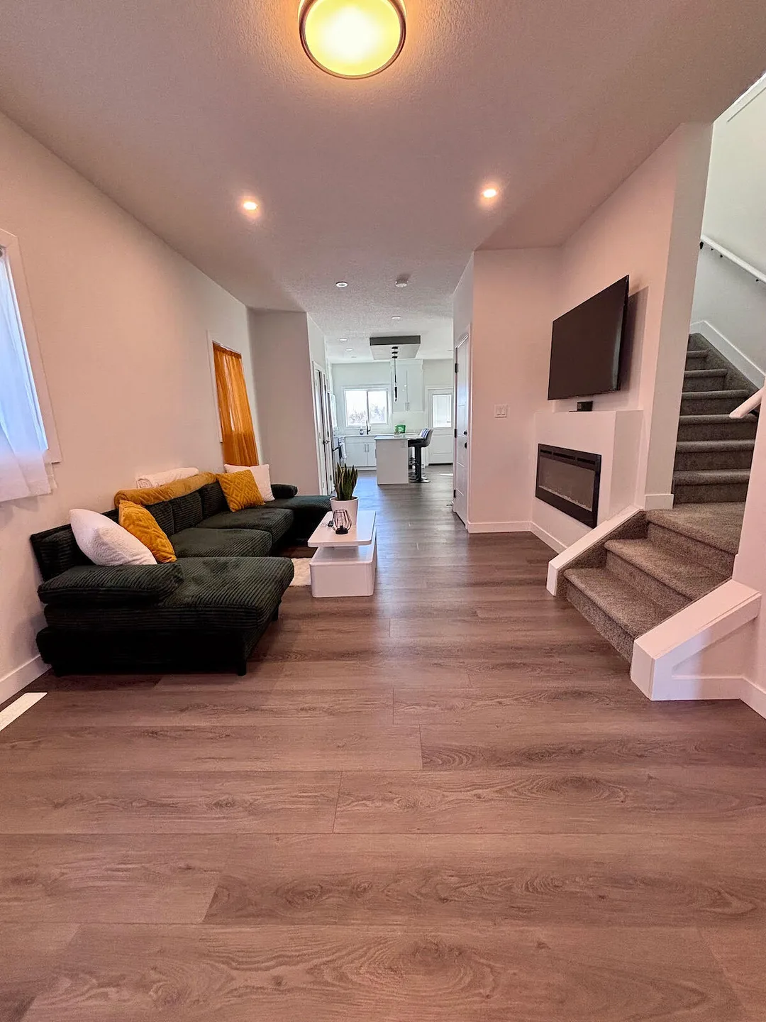 12468 47 St NW, Edmonton, AB T5W 5E5