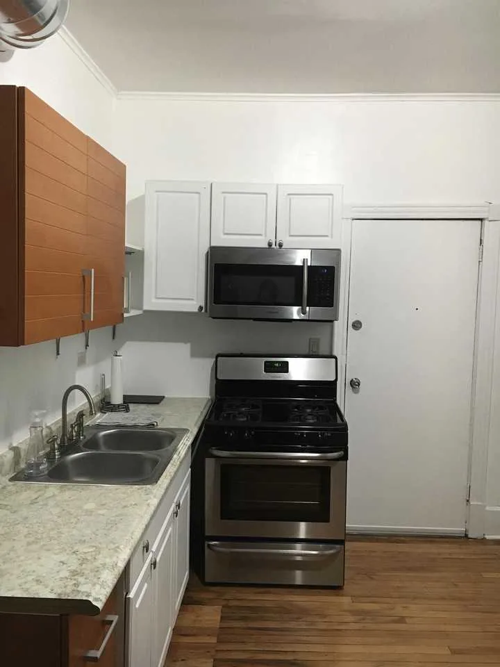 1830 W 17th