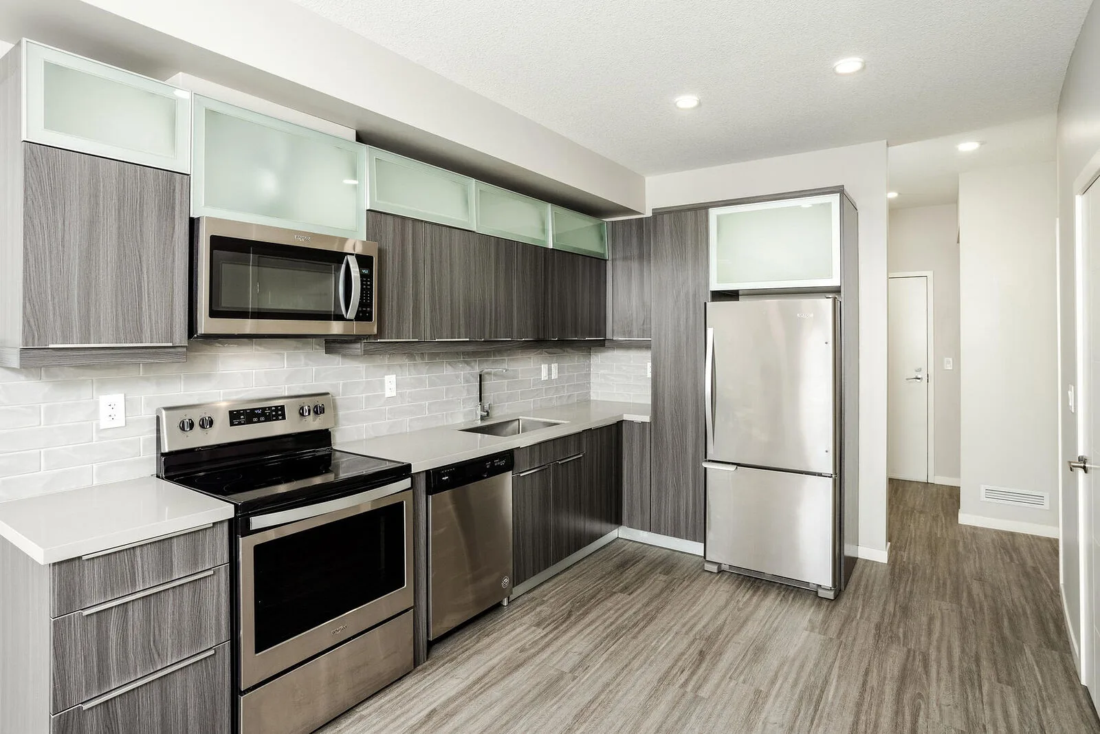 Welcome to Lyfe Apartments - Modern and convenient in Marda Loop!