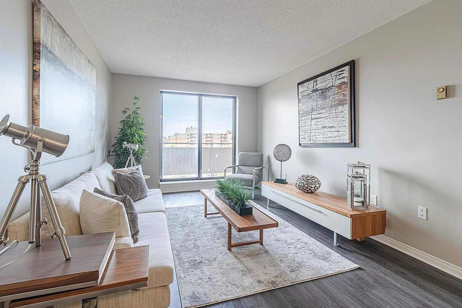 Renovated 1 & 2 Bedroom Suites - This Hidden Gem is Close to Everything!