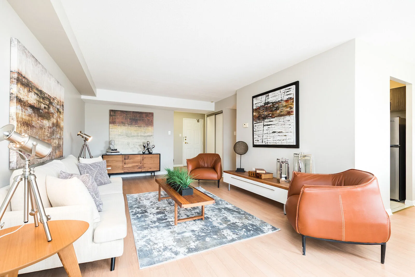 Modern 1 & 2 Bedrooms w/ Ensuite Laundry - Located in Downtown Core