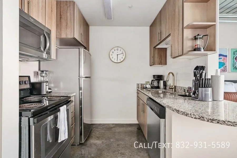 1966 Travis St, Houston, TX 77002, USA