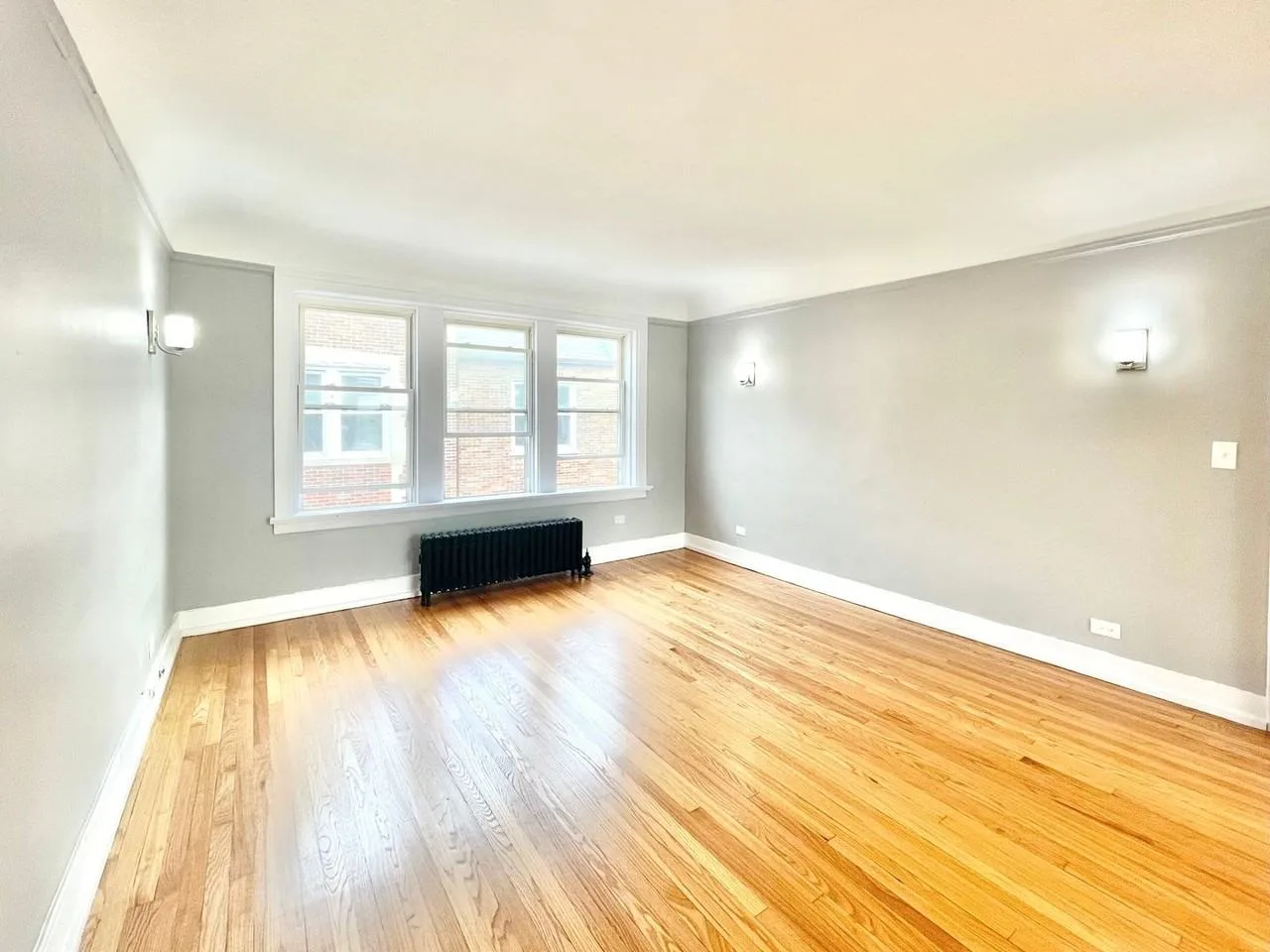 2801 W Lunt LLC