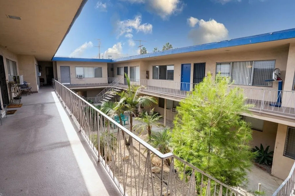 10026 Palms Blvd.,