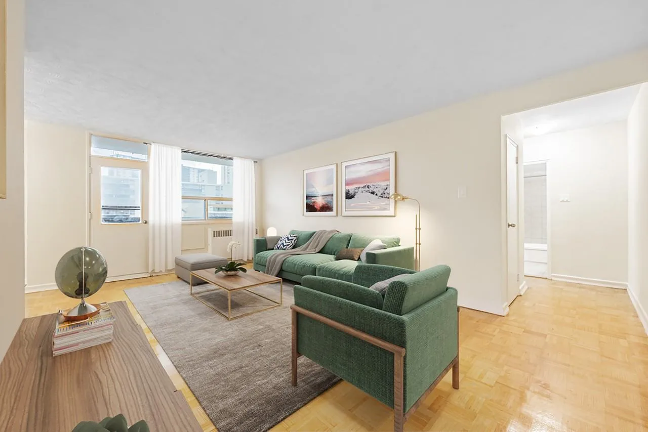 44 Thorncliffe Park Drive