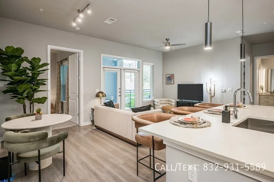 1373 Taft Street, Houston, TX 77019, USA