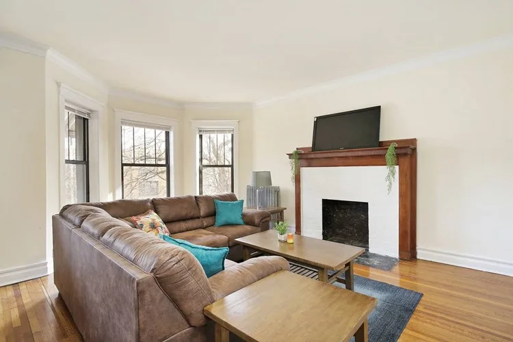 5124-26 S. University Ave