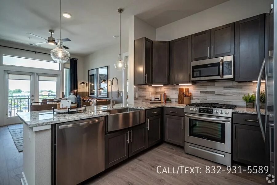 3776 Center St, Houston, TX 77007, USA
