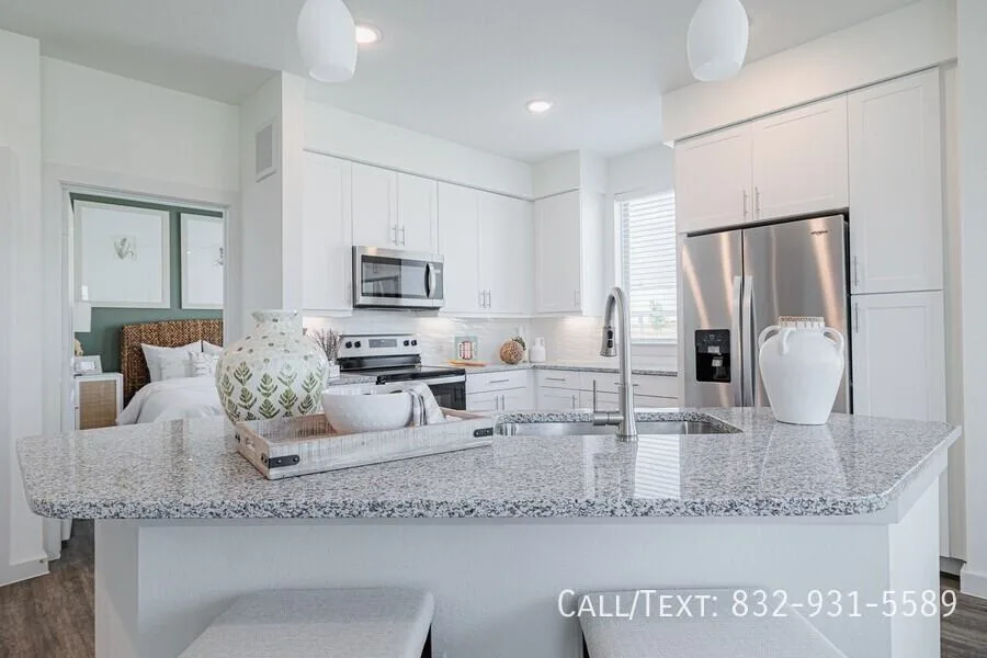 5688 Gessner Road, Houston, TX 77041, USA