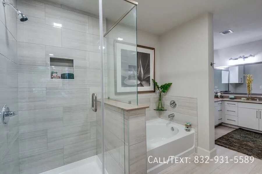 1001 Eberhard St, Houston, TX 77019, USA