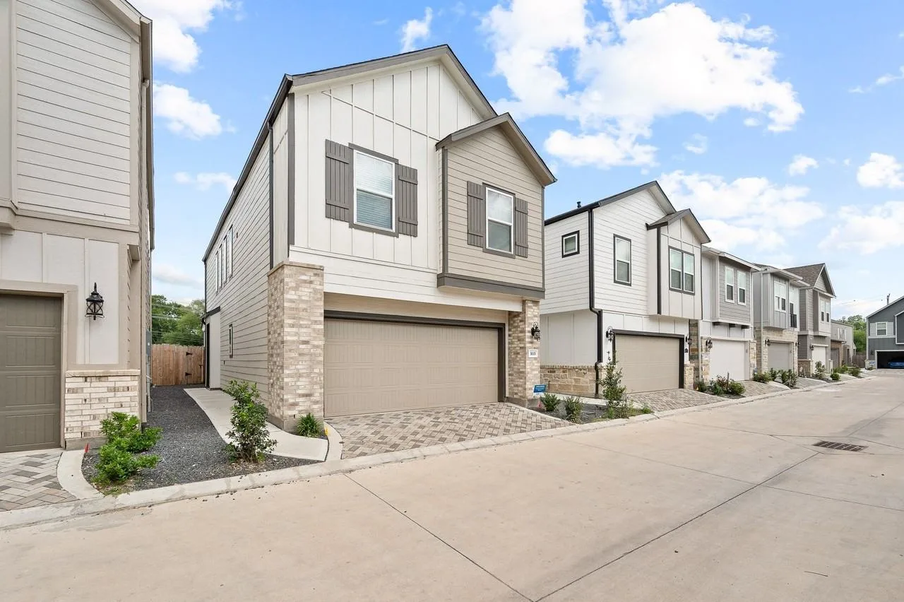3115 Skyrock Dr, Houston, TX 77063, USA