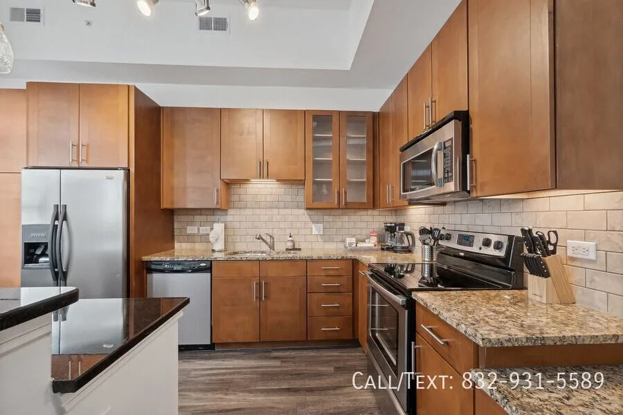 2566 Richmond Ave, Houston, TX 77098, USA
