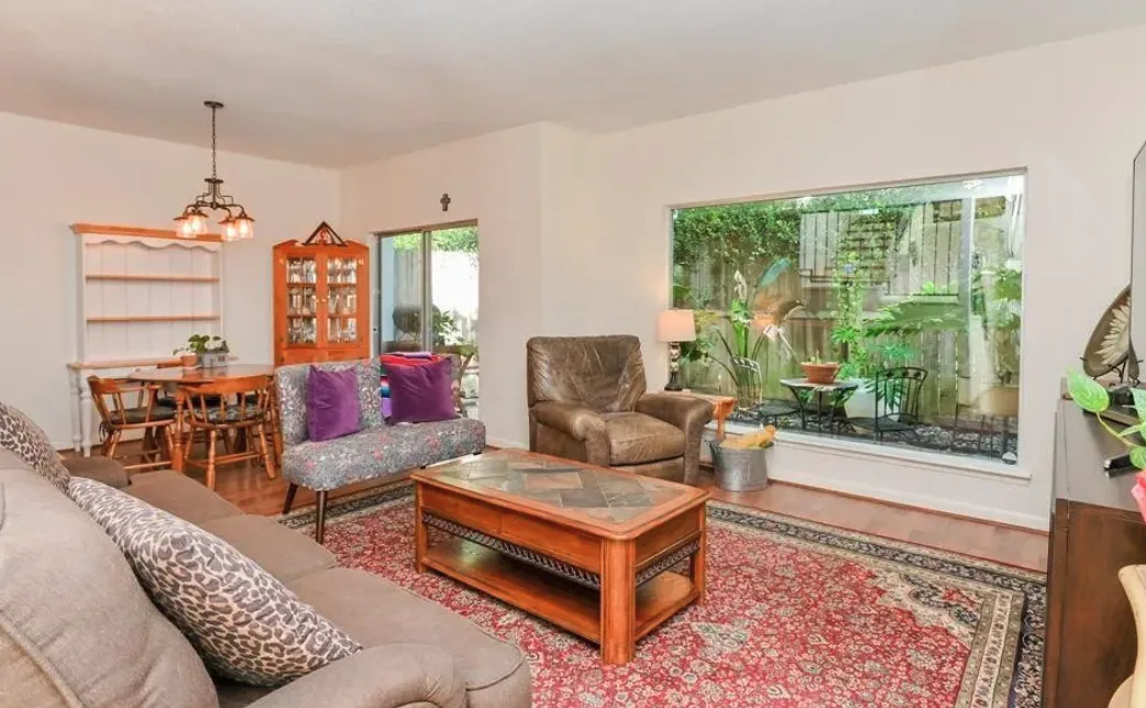 1300 Augusta Drive, Houston, TX 77057, USA