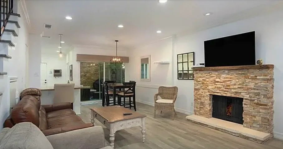 2323 Augusta Dr, Houston, TX 77057, USA