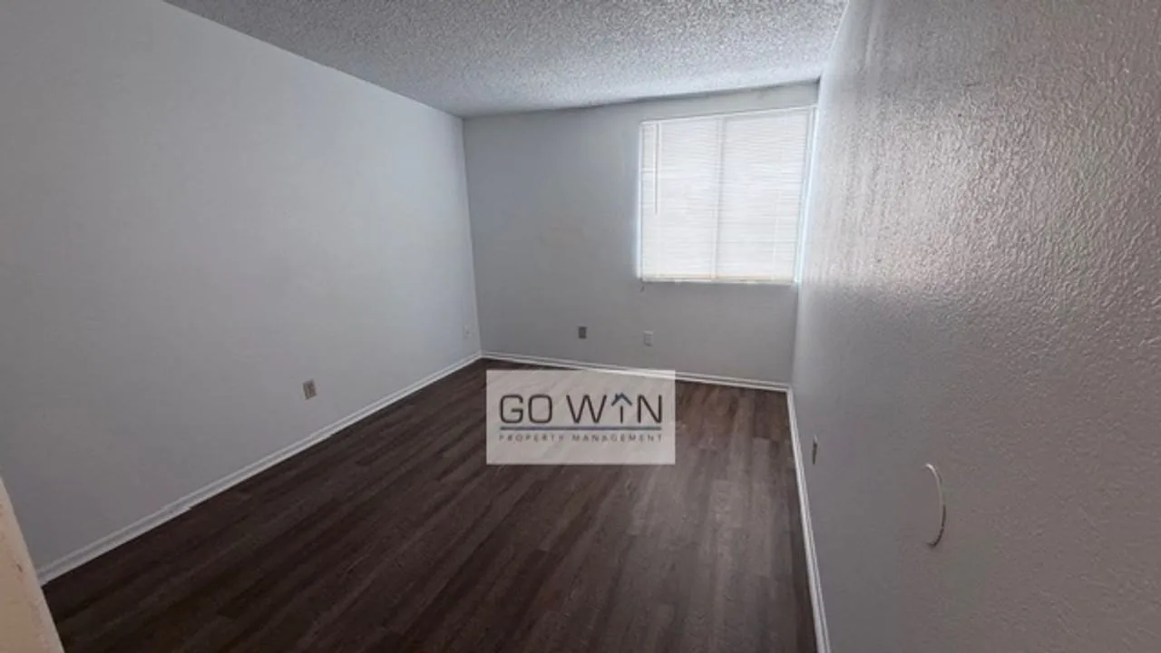 1102 West Cheryl Drive