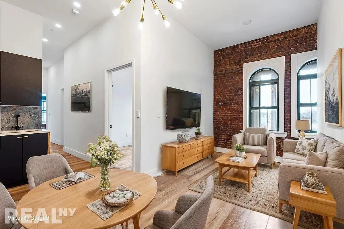 16 Howard Ave, Brooklyn, NY 11221, USA