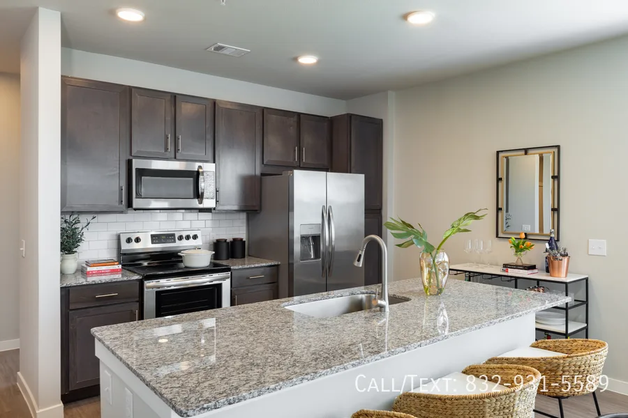 10829 Hammerly Blvd, Houston, TX 77043, USA