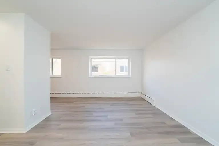 303 Stradbrook