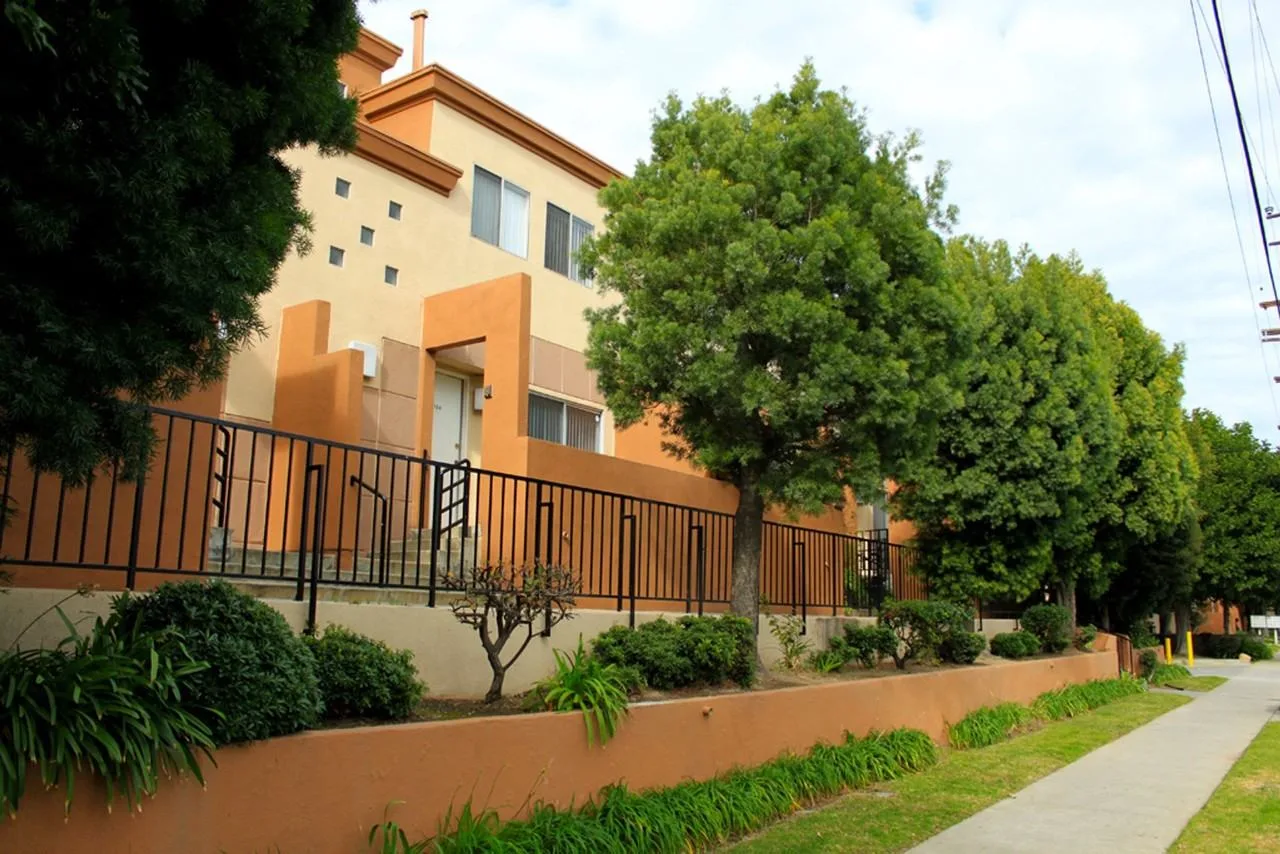 Nordhoff Townhomes